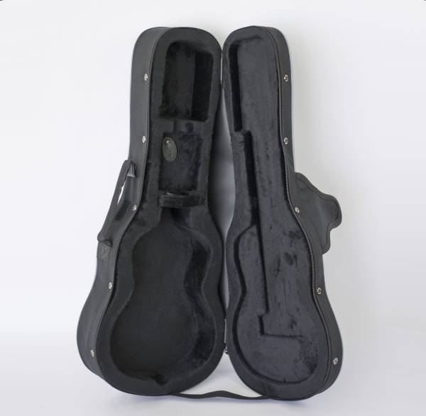 DCM HARD FOAM CASE TO FIT CONCERT UKULELES. OFFERS A HIGH LEVEL OF PROTECTION.